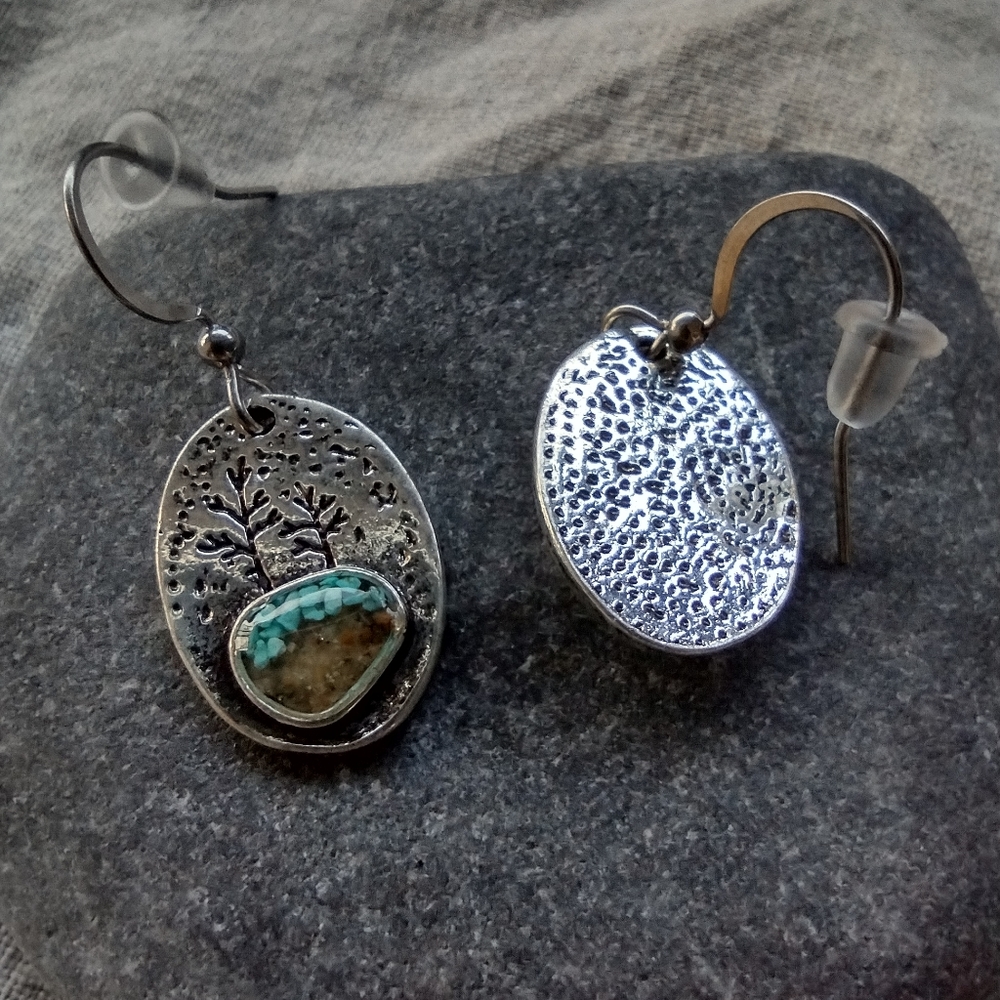 LAST PAIR! Two Little Trees beautiful earrings - Picture 4 of 4